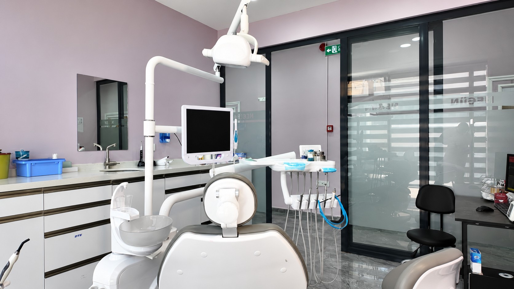NEGÜN Poliklinik modern klinik ortamı